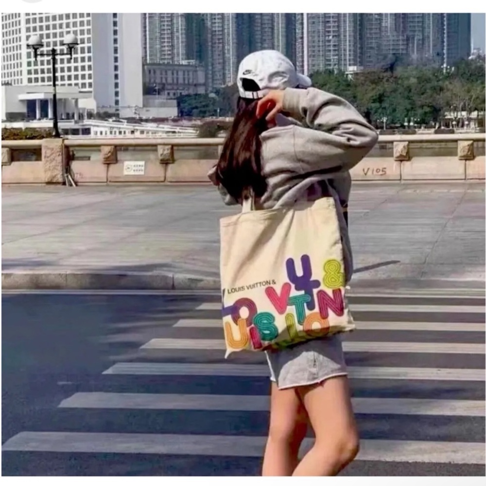 NWT Louis Vuitton Collab Exhibition City Tote Canvas Limited Edition - Picture 13 of 16
